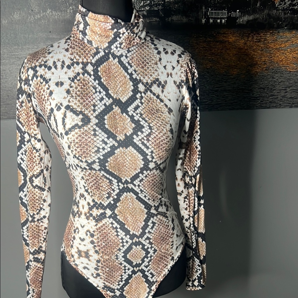PrettyLittleThing Snakeskin Print Bodysuit